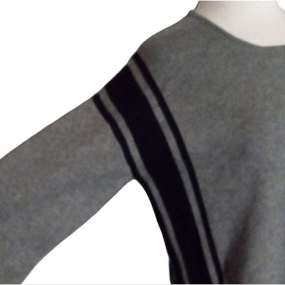 Rebecca Elliot 3 Sisters Sweater Color Block Boxy Gray & Black Size Small Medium - Picture 8 of 10